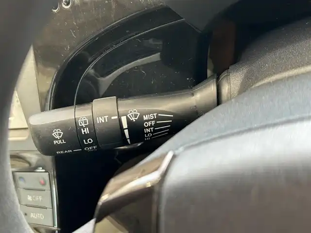 トヨタ プリウス S　マイコーデ 沖縄県 2014(平26)年 5.9万km ディープアメジストマイカメタリック (株)IDOMが運営する【じしゃロンOO店】の自社ローン専用車両になりますこちらは現金またはオートローンご利用時の価格です。自社ローンご希望の方は別途その旨お申付け下さい/・プッシュスタート　/・ナビ　/・Ｂｌｕｅｔｏｏｔｈ接続　/・バックカメラ　/・ＥＴＣ　/・純正アルミホイール　/・純正フロアマット　/・カーテンエアバック　/・アイドリングストップ　/・スマートキー　/・取扱説明書