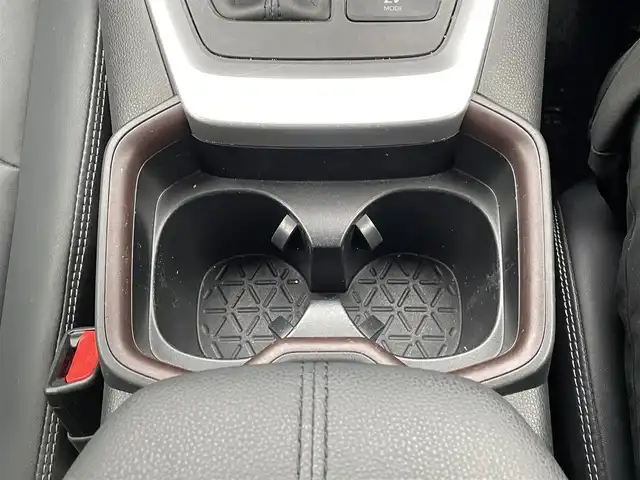 トヨタ ＲＡＶ４ ハイブリットG 山口県 2021(令3)年 3.4万km アティチュードブラックマイカ 4WD/黒レザーシート/運転席パワーシート/前席シートヒーター/9型SDナビ フルセグTV CD DVD BT/バックカメラ/TRD ルーフキャリア/BALMINUM 18インチアルミホイール/パワーバックドア/デジタルインナーミラー/衝突被害軽減ブレーキ/レーダークルーズコントロール/レーンアシスト/オートマチックハイビーム/ブラインドスポットモニタ/LEDオートヘッドライト/フォグライト /コーナーセンサー /スマートキー 2個/ステアリングヒーター/ドラレコ/ビルトインETC/ステアリングリモコン/AC100V電源/W サイド カーテン ニー エアバッグ/保証書 取説 ナビ取説/禁煙車