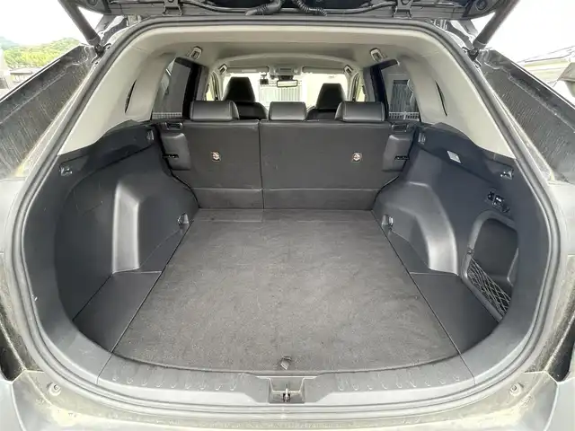 トヨタ ＲＡＶ４ ハイブリットG 山口県 2021(令3)年 3.4万km アティチュードブラックマイカ 4WD/黒レザーシート/運転席パワーシート/前席シートヒーター/9型SDナビ フルセグTV CD DVD BT/バックカメラ/TRD ルーフキャリア/BALMINUM 18インチアルミホイール/パワーバックドア/デジタルインナーミラー/衝突被害軽減ブレーキ/レーダークルーズコントロール/レーンアシスト/オートマチックハイビーム/ブラインドスポットモニタ/LEDオートヘッドライト/フォグライト /コーナーセンサー /スマートキー 2個/ステアリングヒーター/ドラレコ/ビルトインETC/ステアリングリモコン/AC100V電源/W サイド カーテン ニー エアバッグ/保証書 取説 ナビ取説/禁煙車