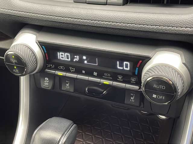 トヨタ ＲＡＶ４ ハイブリットG 千葉県 2021(令3)年 3.4万km アティチュードブラックマイカ 禁煙車/TRDキャリア/BALMINUM18インチAW/純正ディーラー9インチナビ/CD DVD　BT　フルセグ/バックカメラ/ビルトインETC/黒レザーシート/運転席シートヒーター/トヨタセーフティセンス/レーダークルーズコントロール/ハンドルヒーター/LEDヘッドライト/オートライト/オートハイビーム/前後ドライブレコーダー/スマートキー/プッシュスタート
