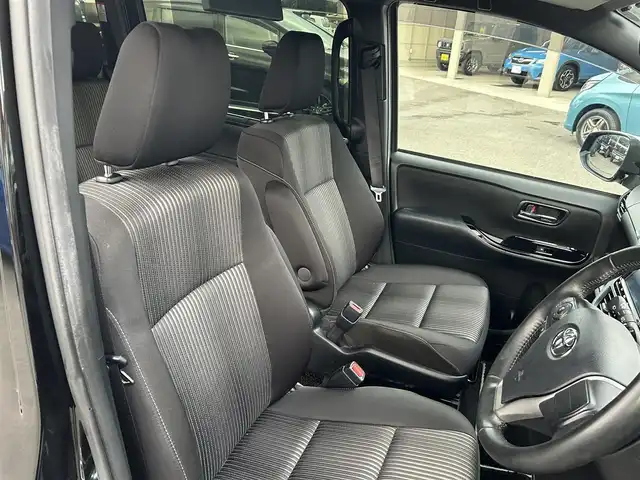 トヨタ ヴォクシー ZS 煌Ⅱ 和歌山県 2020(令2)年 6万km ブラック 純正９型ナビ/フルセグTV/バックカメラ/純正フリップダウンモニター/(BT/CD/DVD)/プリクラッシュセーフティー/クルーズコントロール/レーンディパーチャーアラート/クリアランスソナー/横滑り防止機能/前後ドライブレコーダー/ビルトインETC２．０/後席サンシェード/ドアバイザー/LEDヘッドライト/フォグランプ/オートライト