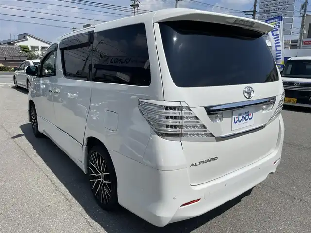 トヨタ アルファード 240S 兵庫県 2011(平23)年 14.6万km ホワイトパールクリスタルシャイン (株)IDOMが運営する【じしゃロン姫路店】の自社ローン専用車両になります。こちらは現金またはオートローンご利用時の価格です。自社ローンご希望の方は別途その旨お申付け下さい/メモリナビ/フルセグテレビ/バックカメラ/フリップダウンモニター/ウィンカーミラー/オットマン/プッシュスタート/両側パワースライドドア/パワーバックドア/ETC