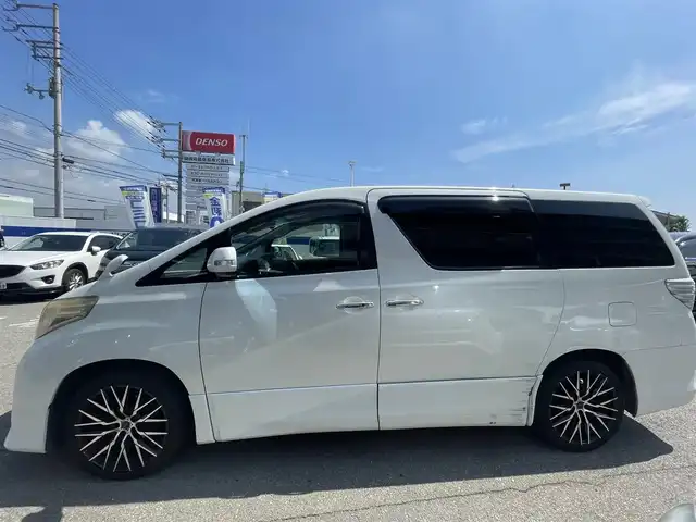トヨタ アルファード 240S 兵庫県 2011(平23)年 14.6万km ホワイトパールクリスタルシャイン (株)IDOMが運営する【じしゃロン姫路店】の自社ローン専用車両になります。こちらは現金またはオートローンご利用時の価格です。自社ローンご希望の方は別途その旨お申付け下さい/メモリナビ/フルセグテレビ/バックカメラ/フリップダウンモニター/ウィンカーミラー/オットマン/プッシュスタート/両側パワースライドドア/パワーバックドア/ETC