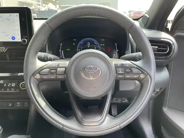 トヨタ ヤリスクロス ハイブリッド Z アドベンチャー 滋賀県 2024(令6)年 0.6万km ブラックマイカ 禁煙車/８型メーカオプションナビ/（USB/HDMI、AppleCarPlay、AndroidAuto）/フルセグTV/全方位カメラ/ETC/前後ドライブレコーダー/合皮シート/前席シートヒーター/ステアリングヒーター/運転席パワーシート/トヨタセーフティーセンス/レーダークルーズコントロール/LEDヘッドライト/ルーフレール
