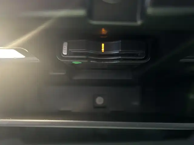 ボルボ ＸＣ６０ B5 AWD インスクリプション 茨城県 2020(令2)年 4万km クリスタルホワイトP harman/kardon/白革シート/パノラマSR/Orreforsクリスタルシフト/純正ナビ/（AM.FM.CD.BT.Applecarplay）/フルセグTV/360°カメラ/ETC/前後ドラレコ/ACC/LKA/BSM/D/N席パワーシート/D/N席シートヒーター/D/N席ベンチレーション/ステアリングヒーター/パワーバックドア/スマートキー/プッシュスタート