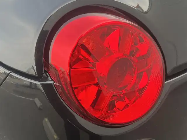 ダイハツ コペン セロS 秋田県 2019(令1)年 4.8万km ブラックマイカメタリック 純正オーディオ（AM/FM/CD）/LEDヘッドライト/スマートキー/電動開閉式ルーフ/アイドリングストップ/プッシュスタート/MTモード付AT/前席シートヒーター/パドルシフト/ステアリングスイッチ/純正フロアマット/オートエアコン/パワーステアリング/パワーウィンドウ/横滑り防止/盗難防止装置/保証書/取扱説明書/記録簿
