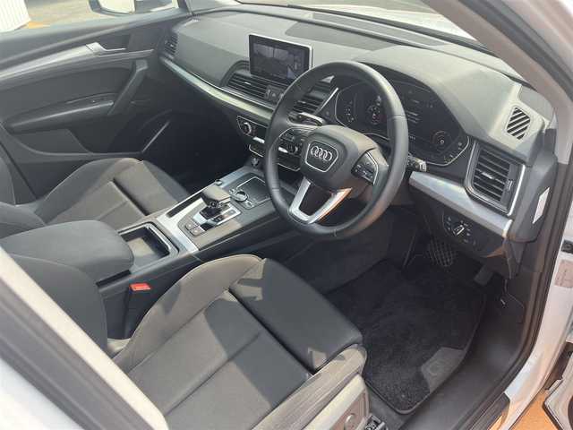 アウディ Ｑ５ 40TDIクワトロ スポーツ 三重県 2020(令2)年 2万km グレイシアホワイトメタリック ワンオーナー/アシスタンスパッケージ/バーチャルコックピット12.3インチ液晶メーター/マトリクスLEDヘッドランプ/アクティブレーンアシスト/アダプティブクルーズコントロール/18インチアルミホイール/MMIナビゲーション/地デジTV/360カメラ