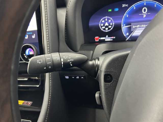 トヨタ アルファード Z 愛知県 2023(令5)年 1.4万km ブラック 純正ディスプレイオーディオ/全方位カメラ/後席フロップダウン/両側パワースライドドア/ガラスルーフ/TSS/合皮シート/デジタルインナーミラー/ブラインドスポットモニター/アンビエントライト/ACC/パワーシート/シートヒーター/シートクーラー/ステアリングヒーター/メモリシート/Bluetooth/フルセグTV/置くだけ充電/電動リアゲード/オットマン/コーナーセンサー/純正LEDライト/レーンキープ/オートライト/オートマチックハイビーム/衝突軽減システム/純正フロアマット/オートホールド