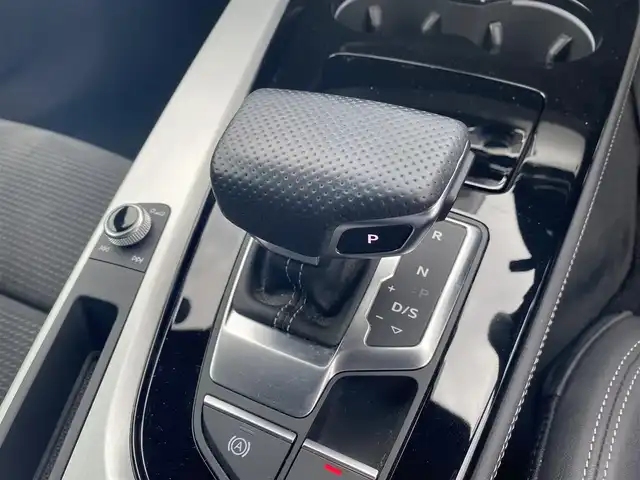 アウディ Ａ５ SB 40TDIクワトロ Sライン 福岡県 2021(令3)年 4.5万km 黒 ・アダプティブクルーズコントロール/・純正HDDナビ/USB/Bluetooth/AplleCarPlay/・全方位カメラ/・ハーフレザーシート/シートヒーター/・前後ドライブレコーダー/・フルセグ/・ETC/・純正18AW/・プッシュスタート/・パーキングアシスト/・アイドリングストップ/・スマートキー/・スペアキー/・パワーシート/・レーンキープアシスト/・オートライト/・LEDライト/・保証書/・取扱説明書