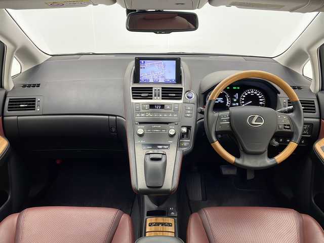 レクサス ＨＳ 250h バージョンI 宮崎県 2013(平25)年 3万km ファイアーアゲートマイカメタリック 禁煙車/純正8型ナビTV/（CD/DVD/MSV/FMAM/フルセグTV)/純正バックカメラ/フロントカメラ/純正ビルトインETC/純正LEDオートライト/純正フォグ/純正17インチアルミ/純正オートアラーム/純正フロアマット/茶本革シート/クルーズコントロール/前席パワーシート/エアシート/シートヒーター/パワーチルトステアリング/リア電動シェイド/ウッドコンビ本革巻ハンドル/ウインカードアミラー/スマートキー/プッシュエンジンスタート/新車時保証書/取扱い説明書