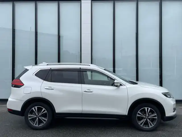 日産 エクストレイル 20Xi 大阪府 2019(令1)年 3.1万km ブリリアントホワイトパール 社外ナビ/   フルセグTV/CD/DVD/Bluetooth/全方位モニター/衝突軽減ブレーキ/コーナーセンサー/プロパイロット/電動リアゲート/アイドリングストップ/ダウンヒルアシストコントロール/純正18インチアルミホイール/プッシュスタート/スマートキー/ハーフレザーシート/ルーフレール/ＥＴＣ/ＬＥＤ/禁煙車