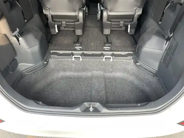 トヨタ ノア S－G 佐賀県 2023(令5)年 1.5万km ホワイトパールクリスタルシャイン 10.5インチHDディスプレイオーディオ/・コネクティッドナビ対応Plus/・フルセグTV/AM/FM/Bluetooth/CD/DVD/HDMI//・Apple Car Play/Android Auto//片側パワースライドドア/純正LEDヘッドライト/オートマチックハイビーム/スマートキー/フロアMTモード付/ビルトインETC/フロアマット/新車保証書/取扱説明書/スペアキー1本/トヨタセーフティーセンス/・プリクラッシュセーフティー/・レーンディパーチャーアラート/・レーントレーシングアシスト/・前方車発進お知らせ機能/・レーダークルーズコントロール/・コーナーセンサー