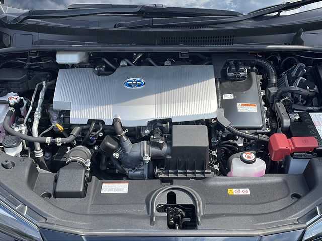 トヨタ プリウス SセーフティプラスⅡ 山口県 2022(令4)年 5.2万km アティチュードブラックマイカ 社外SDナビ　【AVN-R10W】/Bluetooth接続/アラウンドビューモニター/DVD再生機能有/フルセグTV/ETC/レーダークルーズコントロール/プリクラッシュセーフティ/クリアランスソナー/パーキングサポートブレーキ/ブラインドスポットモニター/ふらつき検知/先行者発進告知/100V電源/純正LEDライト/オートマチックハイビーム/純正15インチアルミホイール