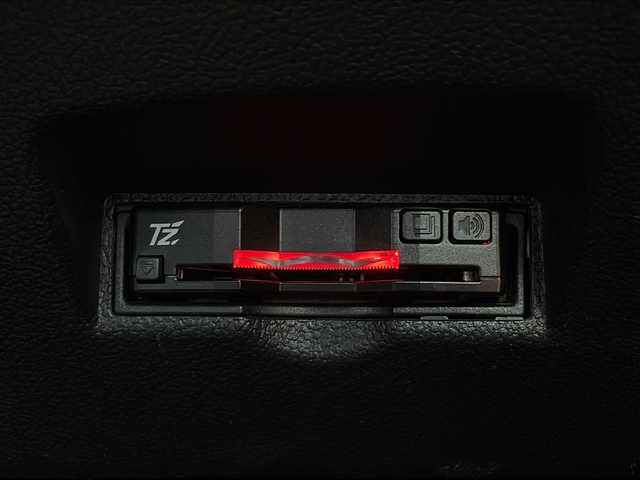 トヨタ プリウス SセーフティプラスⅡ 山口県 2022(令4)年 5.2万km アティチュードブラックマイカ 社外SDナビ　【AVN-R10W】/Bluetooth接続/アラウンドビューモニター/DVD再生機能有/フルセグTV/ETC/レーダークルーズコントロール/プリクラッシュセーフティ/クリアランスソナー/パーキングサポートブレーキ/ブラインドスポットモニター/ふらつき検知/先行者発進告知/100V電源/純正LEDライト/オートマチックハイビーム/純正15インチアルミホイール