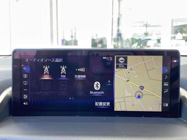 レクサス ＮＸ 300h Iパッケージ 静岡県 2017(平29)年 4.2万km ソニックチタニウム 純正ナビ/・AM/・FM/・CD/・DVD/・サウンドライブラリ/・SD/・USB/・Bluetooth/・Miracast/・AUX/・フルセグTV/主要装備/・パワーバックドア/・運転席＆助手席パワーシート/・全方位カメラ/・オートハイビーム/・ハンドルヒーター/・ＢＳＭ/・レーダークルーズコントロール/・パドルシフト/・コーナーセンサー/・レザーシート/・ＥＴＣ/・サイドカーテンエアバッグ/・電動チルト＆テレスコピックステアリング