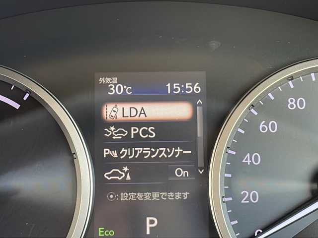 レクサス ＮＸ 300h Iパッケージ 静岡県 2017(平29)年 4.2万km ソニックチタニウム 純正ナビ/・AM/・FM/・CD/・DVD/・サウンドライブラリ/・SD/・USB/・Bluetooth/・Miracast/・AUX/・フルセグTV/主要装備/・パワーバックドア/・運転席＆助手席パワーシート/・全方位カメラ/・オートハイビーム/・ハンドルヒーター/・ＢＳＭ/・レーダークルーズコントロール/・パドルシフト/・コーナーセンサー/・レザーシート/・ＥＴＣ/・サイドカーテンエアバッグ/・電動チルト＆テレスコピックステアリング