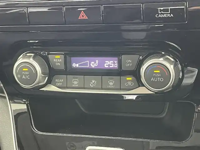 日産 セレナ X V 岡山県 2022(令4)年 1.3万km マルーンレッド 2トーン 純正１０インチナビ/・型番：MM521D-L/【Bluetooth/フルセグTV/CD/DVD/Blu-ray/HDMI/Carplay】/両側パワースライドドア/アラウンドビューモニター/クルーズコントロール/ビルトインＥＴＣ/オートハイビーム/オートライト/純正ドライブレコーダー(前）/コーナーセンサー（前後）/ブラインドスポットモニター/TVキャンセラー/ISOFIX/ステアリングスイッチ/シートリフター/シートバックテーブル/ドアバイザー/スマートキー×2