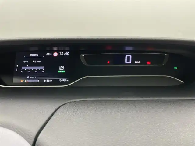 日産 セレナ X V 岡山県 2022(令4)年 1.3万km マルーンレッド 2トーン 純正１０インチナビ/・型番：MM521D-L/【Bluetooth/フルセグTV/CD/DVD/Blu-ray/HDMI/Carplay】/両側パワースライドドア/アラウンドビューモニター/クルーズコントロール/ビルトインＥＴＣ/オートハイビーム/オートライト/純正ドライブレコーダー(前）/コーナーセンサー（前後）/ブラインドスポットモニター/TVキャンセラー/ISOFIX/ステアリングスイッチ/シートリフター/シートバックテーブル/ドアバイザー/スマートキー×2