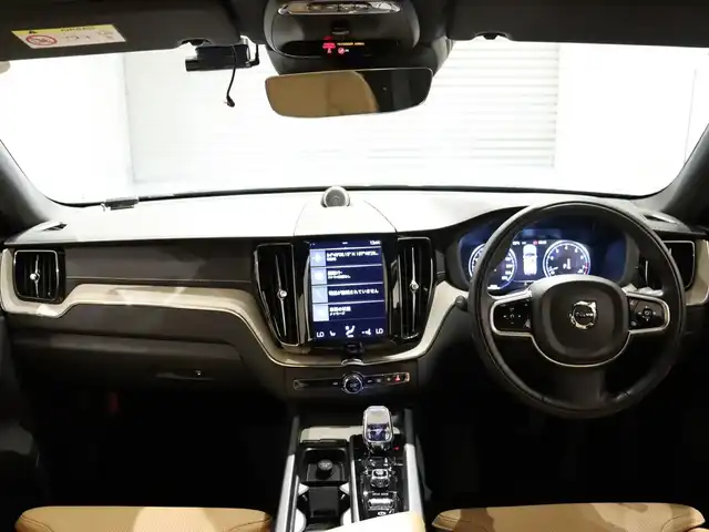 ボルボ ＸＣ６０ B5 AWD インスクリプション 静岡県 2020(令2)年 2.4万km オニキスブラックP サンルーフ /革シート ヒーター クーラー  マッサージ付 /Bower&Wilkinsサウンド /ナビ TV applecarplay /ACC LKA BSM HUD /ステアリングヒーター /前後センサー /前後ドラレコ /パワーバックドア /クリスタルシフトノブ /ETC /スペアキー