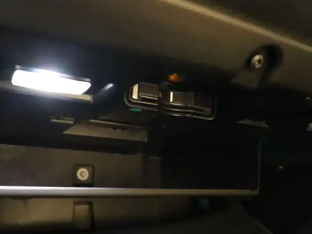 ボルボ ＸＣ６０ B5 AWD インスクリプション 静岡県 2020(令2)年 2.4万km オニキスブラックP サンルーフ /革シート ヒーター クーラー  マッサージ付 /Bower&Wilkinsサウンド /ナビ TV applecarplay /ACC LKA BSM HUD /ステアリングヒーター /前後センサー /前後ドラレコ /パワーバックドア /クリスタルシフトノブ /ETC /スペアキー