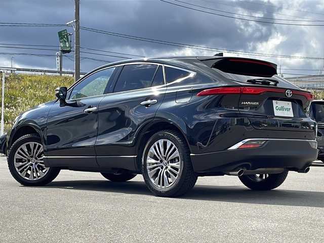 トヨタ ハリアー ハイブリッド Z レザーパッケージ 青森県 2024(令6)年 2.1万km プレシャスブラックパール ・4WD/・ワンオーナー/・寒冷地仕様/・純正ディスプレイオーディオ/・TV/AM/FM/BT/・JBLプレミアムサウンド/・衝突軽減装置/・横滑り抑制装置/・レーンキープアシスト/・レーダークルーズコントロール/・アラウンドビューバックモニター/・ブラインドスポットモニター/・パワーバックドア/・D＋N席シートヒーター/・D＋N席エアーシート/・ワイパーデアイサー/・ステアリングヒーター/・デジタルインナーミラー/・純正ビルトインETC/・純正フロアマット/・純正AWスタッドレスタイヤ積込/・社外AW19インチ装着/・保証書・取説