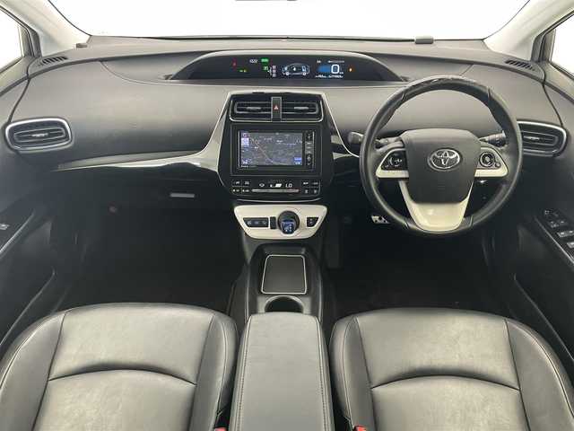 トヨタ プリウス S ツーリングセレクション 愛知県 2016(平28)年 11.5万km ホワイトパールクリスタルシャイン 社外ナビ　フルセグＴＶ　ＤＶＤ再生　Ｂｌｕｅｔｏｏｔｈ　バックカメラ　モデリスタエアロ　黒革　シートヒーター　レーダー探知機　ＬＥＤヘッドライト　オートライト　プッシュスタート　スマートキー　禁煙車