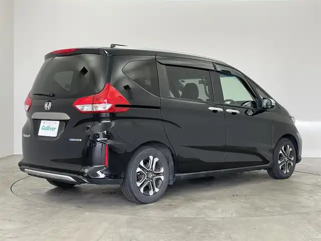 ホンダ フリード＋ ハイブリット クロスター 埼玉県 2022(令4)年 5万km クリスタルブラックパール 社外10インチナビ　　/ホンダセンシング　/アダクティブクルーズコントロール　/シートヒーター　/両側パワースライドドア　　/ドライブレコーダー/純正アルミホイール/スマートキー　/LEDオートライト/ETC