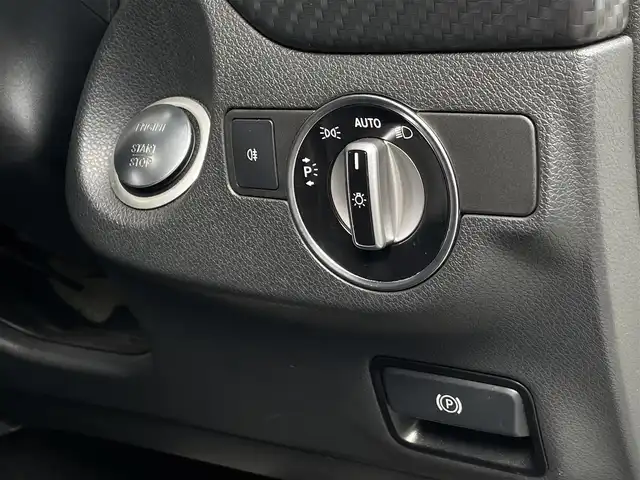 メルセデス・ベンツ Ａ２５０ シュポルト 4MATIC 長野県 2018(平30)年 4.3万km カルサイトホワイト AMGレザーエクスクルーシブパッケージ /パノラミックスライディングルーフ /harman/kardonサウンド /黒革シート /ディスプレイオーディオ /CarPlay対応 /バックカメラ /レーダーセーフティパッケージ /LEDヘッドライト /キーレスゴー