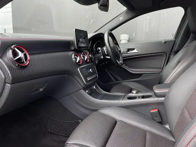 メルセデス・ベンツ Ａ２５０ シュポルト 4MATIC 長野県 2018(平30)年 4.3万km カルサイトホワイト AMGレザーエクスクルーシブパッケージ /パノラミックスライディングルーフ /harman/kardonサウンド /黒革シート /ディスプレイオーディオ /CarPlay対応 /バックカメラ /レーダーセーフティパッケージ /LEDヘッドライト /キーレスゴー