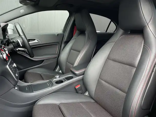 メルセデス・ベンツ Ａ２５０ シュポルト 4MATIC 長野県 2018(平30)年 4.3万km カルサイトホワイト AMGレザーエクスクルーシブパッケージ /パノラミックスライディングルーフ /harman/kardonサウンド /黒革シート /ディスプレイオーディオ /CarPlay対応 /バックカメラ /レーダーセーフティパッケージ /LEDヘッドライト /キーレスゴー