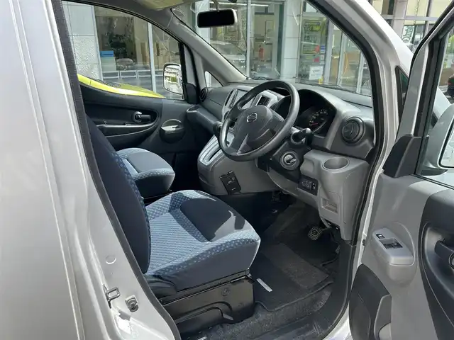 日産 ＮＶ２００バネット 16X－3R 東京都 2010(平22)年 4.7万km ブリリアントシルバー ワンオーナー/純正HDDナビ/　Bluetooth/フルセグTV/DVD/CD/バックカメラ/ETC/リモコンキー/ヘッドライトレベライザー/フォグランプ/純正フロアマット/横跳ね上げ式3列目シート/スペアキー/保証書/取扱説明書