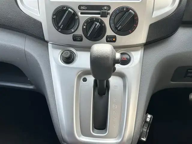 日産 ＮＶ２００バネット 16X－3R 東京都 2010(平22)年 4.7万km ブリリアントシルバー ワンオーナー/純正HDDナビ/　Bluetooth/フルセグTV/DVD/CD/バックカメラ/ETC/リモコンキー/ヘッドライトレベライザー/フォグランプ/純正フロアマット/横跳ね上げ式3列目シート/スペアキー/保証書/取扱説明書