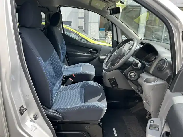 日産 ＮＶ２００バネット 16X－3R 東京都 2010(平22)年 4.7万km ブリリアントシルバー ワンオーナー/純正HDDナビ/　Bluetooth/フルセグTV/DVD/CD/バックカメラ/ETC/リモコンキー/ヘッドライトレベライザー/フォグランプ/純正フロアマット/横跳ね上げ式3列目シート/スペアキー/保証書/取扱説明書