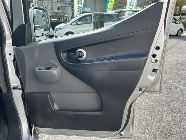 日産 ＮＶ２００バネット 16X－3R 東京都 2010(平22)年 4.7万km ブリリアントシルバー ワンオーナー/純正HDDナビ/　Bluetooth/フルセグTV/DVD/CD/バックカメラ/ETC/リモコンキー/ヘッドライトレベライザー/フォグランプ/純正フロアマット/横跳ね上げ式3列目シート/スペアキー/保証書/取扱説明書