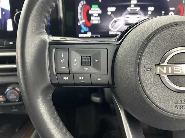 日産 オーラ G レザーエディション 熊本県 2023(令5)年 3.4万km ガーネットレッド/スーパーブラック 2トーン ＢＯＳＥサウンド　/純正ナビ（ＣＤ・ＤＶＤ・フルセグ・ＢＴ・ＵＳＢ・ＨＤＭＩ）/全周囲カメラ　/純正前後ドライブレコーダー　/ビルトインＥＴＣ２．０　/前後クリアランスソナー/プロパイロット/前方衝突予測警報/インテリジェントエマージェンシーブレーキ/車線逸脱防止支援システム/後側方車両検知警報/標識認識機能/踏み間違い衝突防止アシスト/ふらつき警報機能/置くだけ充電/ブラインドスポットモニター/スマートルームミラー/電動格納ミラー/純正フロアマット/純正17インチAW/オートライト/オートマチックハイビーム/スマートキー/プッシュスタート