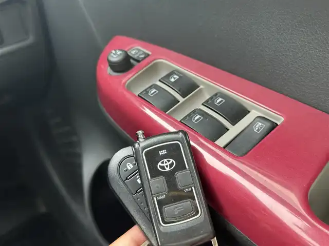 トヨタ パッソ モーダ 青森県 2016(平28)年 6.8万km ブラックマイカメタリック/レモンスカッシュクリスタルメタリック 2トーン 4WD/寒冷地仕様/社外SDナビ・フルセグTV/バックカメラ/運転席シートヒーター/ワイパーデアイサー/純正エンジンスターター/前方ドライブレコーダー/ビルトインETC/LEDヘッドライト/LEDフォグランプ/社外14インチアルミ/プッシュスタート/スマートキー/スペアキー/保証書・取説書