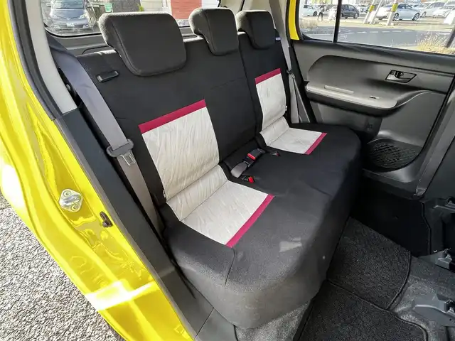 トヨタ パッソ モーダ 道央・札幌 2016(平28)年 6.8万km ブラックマイカメタリック/レモンスカッシュクリスタルメタリック 2トーン 4WD/寒冷地仕様/社外SDナビ/AM/FM/DVD/横滑り防止装置/バックカメラ/ビルトインETC/ドライブレコーダー/アイドリングストップ/ワイパーデアイサー/D席シートヒーター/ステアリングリモコン/プッシュスタート/スマートキー/LEDヘッドライト/オートライト/フォグランプ/電動格納ミラー/ウィンカーミラー/純正フロアマット/ドアバイザー/純正エンジンスターター/スチールホイール付冬タイヤ積込/（純正ホイールキャップ有）/165/65/R14/2020年/山5mm