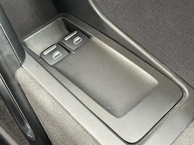 フォルクスワーゲン ザ・ビートル デザインマイスター 千葉県 2019(令1)年 6万km ストーンウォッシュドブルー ターボ/純正７インチナビ/フルセグＴＶ/Ｂｌｕｅｔｏｏｔｈ/バックカメラ/クルーズコントロール/純正１７インチアルミホイール/ＨＩＤヘッドライト/オートライト/スマートキー/BSM