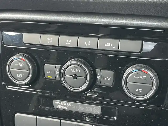 フォルクスワーゲン ザ・ビートル デザインマイスター 千葉県 2019(令1)年 6万km ストーンウォッシュドブルー ターボ/純正７インチナビ/フルセグＴＶ/Ｂｌｕｅｔｏｏｔｈ/バックカメラ/クルーズコントロール/純正１７インチアルミホイール/ＨＩＤヘッドライト/オートライト/スマートキー/BSM