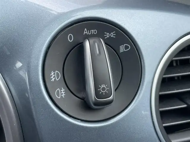 フォルクスワーゲン ザ・ビートル デザインマイスター 千葉県 2019(令1)年 6万km ストーンウォッシュドブルー ターボ/純正７インチナビ/フルセグＴＶ/Ｂｌｕｅｔｏｏｔｈ/バックカメラ/クルーズコントロール/純正１７インチアルミホイール/ＨＩＤヘッドライト/オートライト/スマートキー/BSM