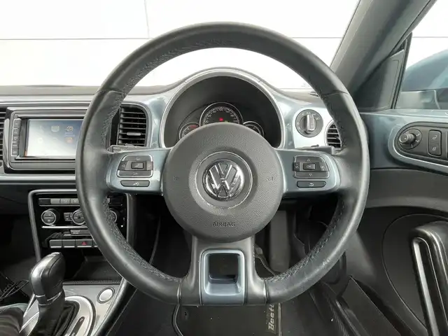 フォルクスワーゲン ザ・ビートル デザインマイスター 千葉県 2019(令1)年 6万km ストーンウォッシュドブルー ターボ/純正７インチナビ/フルセグＴＶ/Ｂｌｕｅｔｏｏｔｈ/バックカメラ/クルーズコントロール/純正１７インチアルミホイール/ＨＩＤヘッドライト/オートライト/スマートキー/BSM