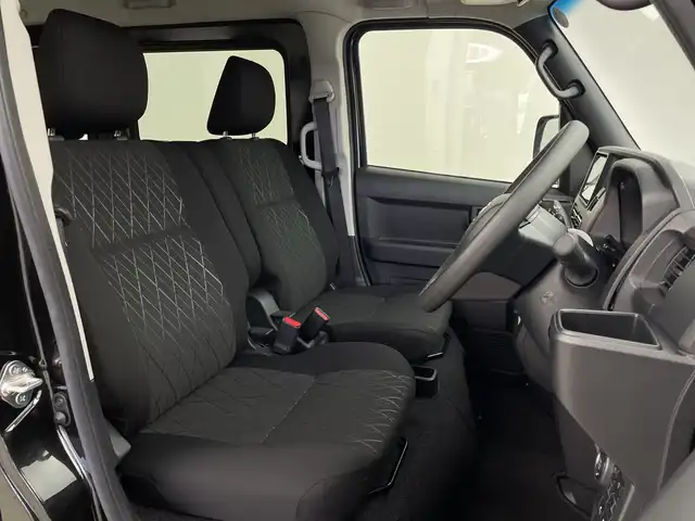 ダイハツ アトレー バン RS 鹿児島県 2025(令7)年 0.1千km ブラックマイカメタリック 社外ナビ　/（フルセグ/Bluetooth/CD/DVD）/アダプティブクルーズコントロール　/両側パワースライドドア　/コーナーセンサー　/オートライト　/アイドリングストップ　/ステアリングリモコン　/スマートキー　/電動格納ミラー　/EＴＣ　/純正フロアマット