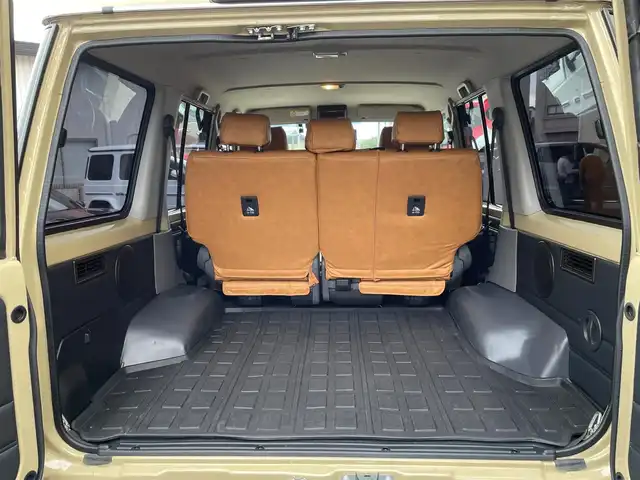 トヨタ ランドクルーザー AX 神奈川県 2025(令7)年 0.2万km ベージュ ワンオーナー/社外16インチAW/LEDヘッドライト/革調シートカバー/社外デジタルミラー(前後ドラレコ)/社外ディスプレイオーディオ/AppleCarPlay/AndroidAuto/USB/BT/バックモニター/ETC2.0/社外セキュリティ(ユピテル)/クルーズコントロール/PCS/LDA/RSA/オートハイビーム/ヒルディセントコントロール/デフロック/キーレス×2/R7年ディーラー整備記録/保証書・取説あり