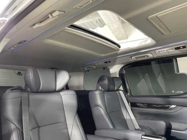 トヨタ アルファード S Cパッケージ 神奈川県 2023(令5)年 1.2万km ホワイトパールクリスタルシャイン ツインムーンルーフ/モデリスタスポイラー【フロント/サイド/リア】/モデリスタマフラー/純正9型ディスプレイオーディオ/純正フリップダウンモニター【V12T-R68C】/フルセグ　Bluetooth　/バックカメラ/両側電動スライドドア【サンシェード】/デジタルインナーミラー/パワーバックドア/セーフティセンス/レーダークルーズコントロール/プリクラッシュセーフティ/ロードサインアシスト/レーントレーシングアシスト/アダブティブハイビームシステム/ブラインドスポットモニター/リアクロストラフィックアラート/先行車発進告知/前後ソナー/nanoe/ETC/社外前方ドライブレコーダー/合皮シート/前席シートヒーター/パワーシート/ベンチレーション/助手席パワーオットマン/2列目エグゼクティブパワーシート/運転席ポジションメモリー/木目調/革巻きコンビステアリング/ステアリングヒーター/電動パーキングブレーキ/ブレーキオートホールド/プッシュスタート/スマートキー/純正18インチアルミホイール/LEDヘッド/フォグランプ/