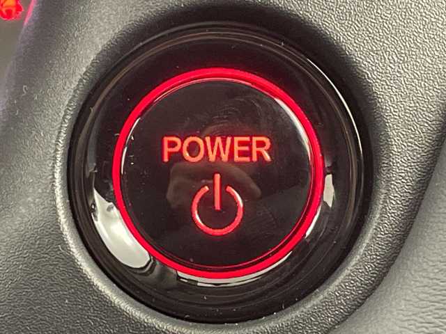 ホンダ ヴェゼル ハイブリッド e:HEV Z 大阪府 2025(令7)年 0.1千km プラチナホワイトパール ホンダセンシング/　・衝突軽減ブレーキ/　・誤発進抑制機能/　・後方誤発進抑制機能/　・歩行者事故低減ステアリング/　・路外逸脱抑制機能/　・アダプティブ・クルーズ・コントロール/　・車線維持支援システム/　・先行車発進お知らせ機能/　・標識認識機能/純正メモリナビ/　　BT/AppleCarPlay/AndroidAuto/フルセグTV/バックカメラ/パワーバックドア/LEDオートライト/フォグランプ/シートヒーター/純正18インチアルミホイール/コーナーセンサー/置くだけ充電/スマートキー/ビルトインETC2.0