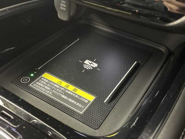 ホンダ ヴェゼル ハイブリッド e:HEV Z 大阪府 2025(令7)年 0.1千km プラチナホワイトパール ホンダセンシング/　・衝突軽減ブレーキ/　・誤発進抑制機能/　・後方誤発進抑制機能/　・歩行者事故低減ステアリング/　・路外逸脱抑制機能/　・アダプティブ・クルーズ・コントロール/　・車線維持支援システム/　・先行車発進お知らせ機能/　・標識認識機能/純正メモリナビ/　　BT/AppleCarPlay/AndroidAuto/フルセグTV/バックカメラ/パワーバックドア/LEDオートライト/フォグランプ/シートヒーター/純正18インチアルミホイール/コーナーセンサー/置くだけ充電/スマートキー/ビルトインETC2.0