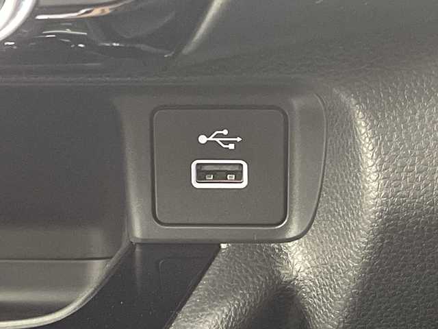 ホンダ ヴェゼル ハイブリッド e:HEV Z 大阪府 2025(令7)年 0.1千km プラチナホワイトパール ホンダセンシング/　・衝突軽減ブレーキ/　・誤発進抑制機能/　・後方誤発進抑制機能/　・歩行者事故低減ステアリング/　・路外逸脱抑制機能/　・アダプティブ・クルーズ・コントロール/　・車線維持支援システム/　・先行車発進お知らせ機能/　・標識認識機能/純正メモリナビ/　　BT/AppleCarPlay/AndroidAuto/フルセグTV/バックカメラ/パワーバックドア/LEDオートライト/フォグランプ/シートヒーター/純正18インチアルミホイール/コーナーセンサー/置くだけ充電/スマートキー/ビルトインETC2.0