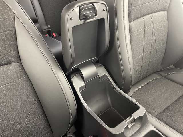 ホンダ ヴェゼル ハイブリッド e:HEV Z 大阪府 2025(令7)年 0.1千km プラチナホワイトパール ホンダセンシング/　・衝突軽減ブレーキ/　・誤発進抑制機能/　・後方誤発進抑制機能/　・歩行者事故低減ステアリング/　・路外逸脱抑制機能/　・アダプティブ・クルーズ・コントロール/　・車線維持支援システム/　・先行車発進お知らせ機能/　・標識認識機能/純正メモリナビ/　　BT/AppleCarPlay/AndroidAuto/フルセグTV/バックカメラ/パワーバックドア/LEDオートライト/フォグランプ/シートヒーター/純正18インチアルミホイール/コーナーセンサー/置くだけ充電/スマートキー/ビルトインETC2.0