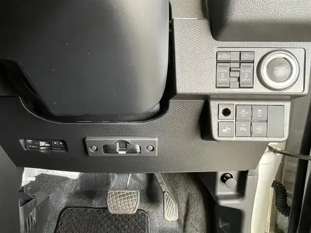 ダイハツ タント カスタム RS 岩手県 2022(令4)年 4万km シャイニングホワイトパール ４WD/ターボ/両側パワースライドドア/スマートアシスト/衝突回避支援ブレーキ/ブレーキ制御付き誤発進抑制機能/標識認識機能/車線逸脱抑制機能/アダプティブクルーズコントロール/レーンキープコントロール/アダプティブドライビングビーム/コーナーセンサー/横滑り防止装置/アイドリングストップ/運転席ロングスライドシート/オートブレーキホールド/ロールサンシェード/前席シートヒーター/純正ナビ/バックカメラ/ドライブレコーダー/ETC/エンジンスターター/LEDヘッドライト/純正１５インチアルミホイール