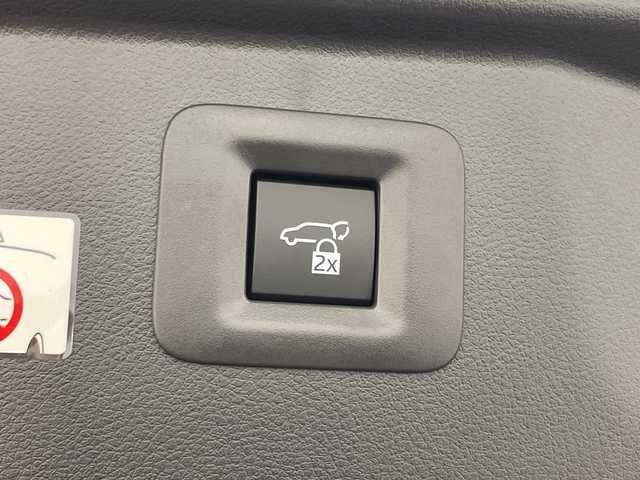 トヨタ アルファード Z 愛媛県 2025(令7)年 0.5万km プラチナホワイトパールマイカ 純正ナビ１３．２型フリップダウン/純正１４インチディスプレイオーディオ/フルセグTV Bluetooth /左右ツインムーンルーフ/ユニバーサルステップ//デジタルインナーミラー/ブラインドスポットモニター/ＥＴＣ２．０/シートヒーター/シートエアコン/レザーシート/アラウンドビューモニター/両側スライドドア/コーナーセンサー